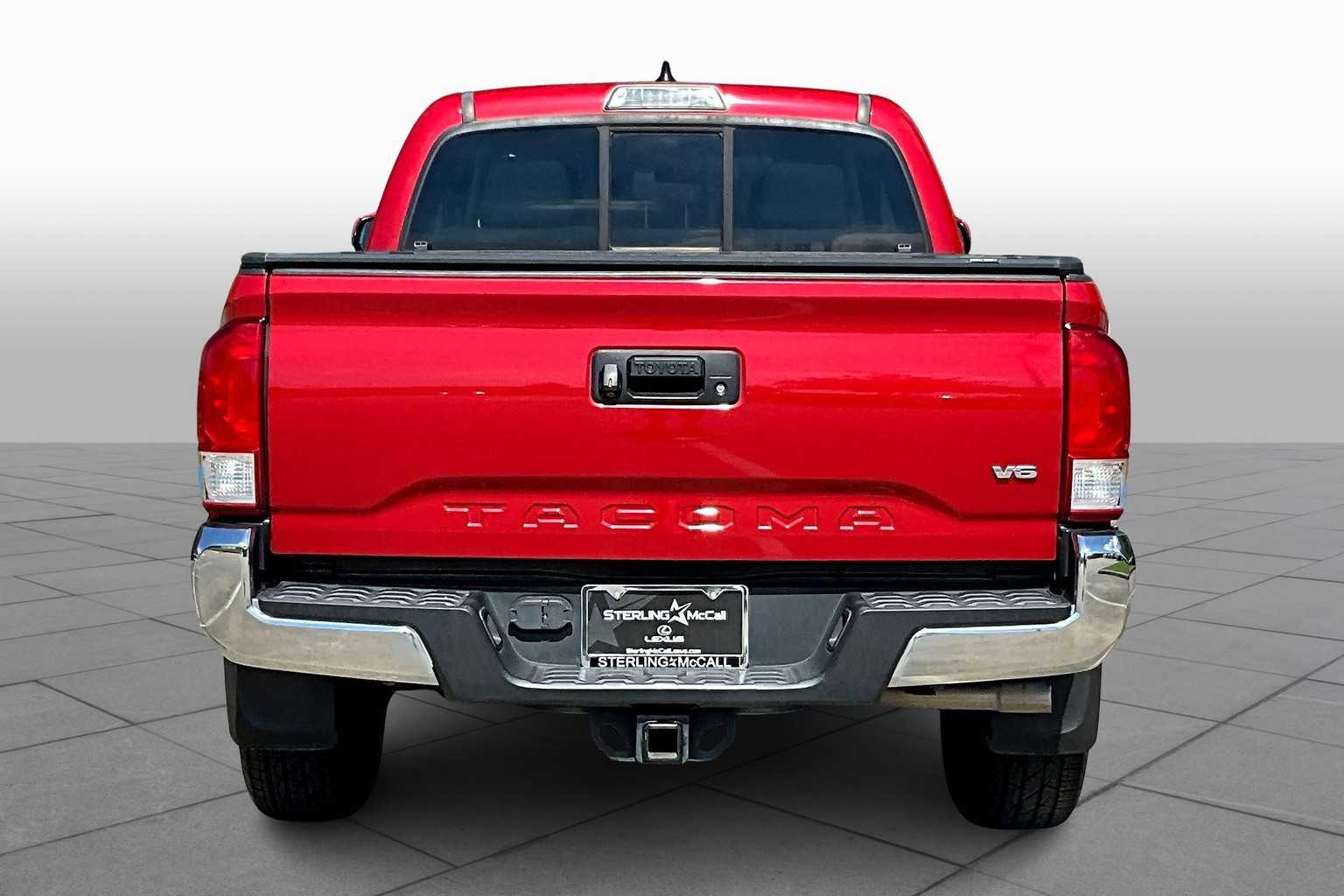 2017 Toyota Tacoma SR5 photo 4