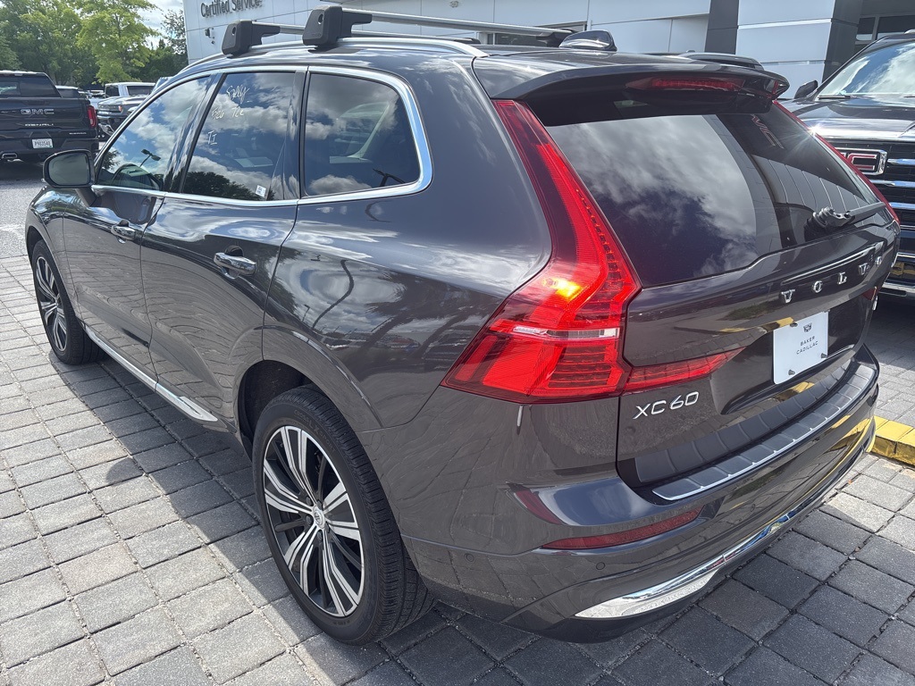 2022 Volvo XC60 B5 Inscription photo 18