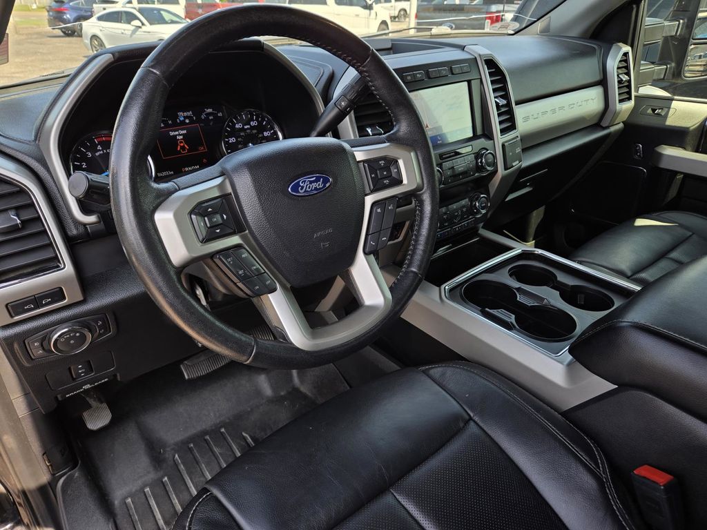 2020 Ford F-250 Lariat photo 27