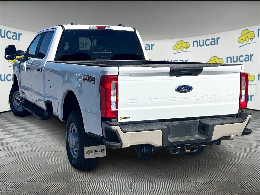 2023 Ford F-350 XL photo 4