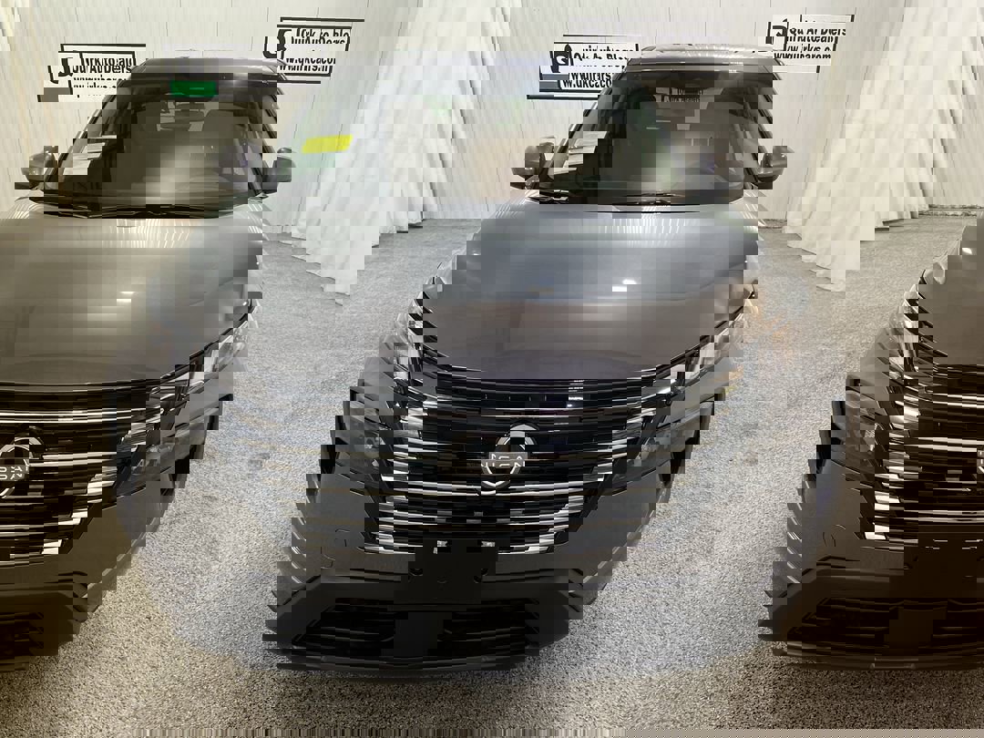 2026 Nissan Rogue SV photo 2