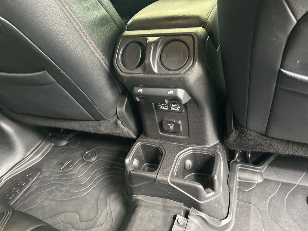 2021 Jeep Wrangler Unlimited Sahara photo 28