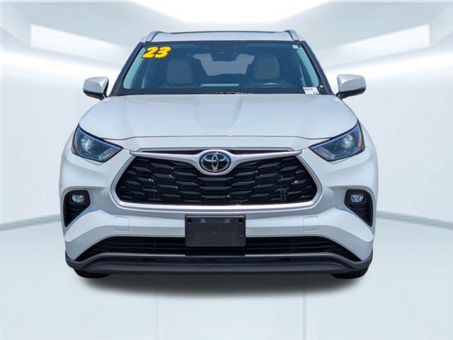 2023 Toyota Highlander XLE photo 6