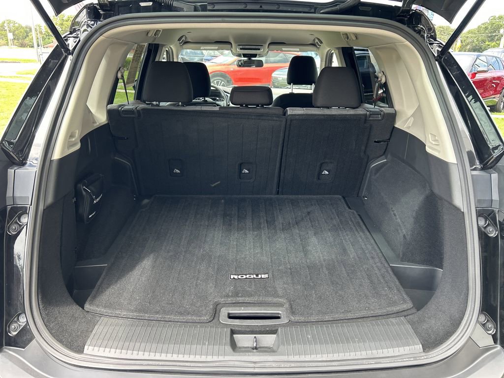 2023 Nissan Rogue SV photo 11