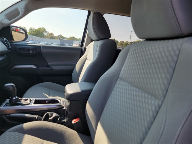 2022 Toyota Tacoma V6 4x4 photo 15