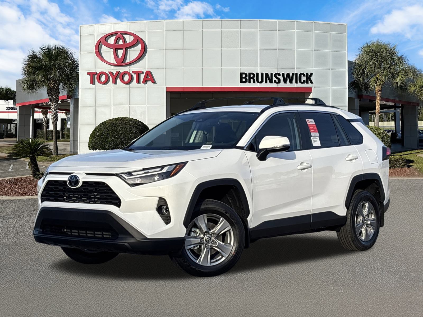 2025 Toyota RAV4 XLE's photo