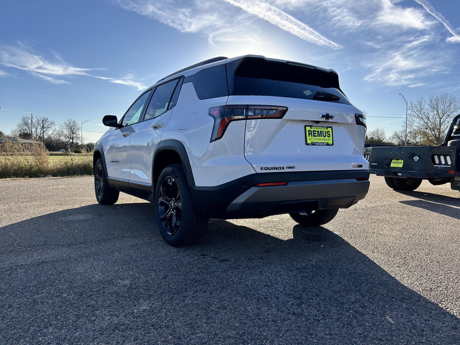 2026 Chevrolet Equinox LT photo 3
