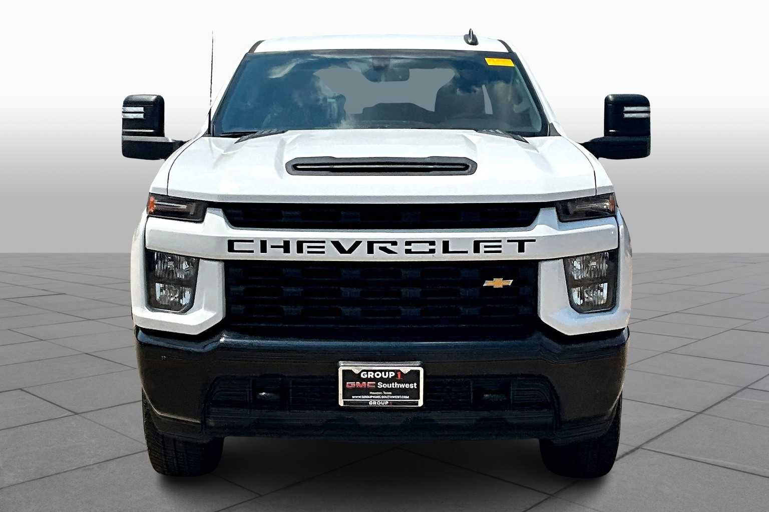 2020 Chevrolet Silverado 2500HD Custom photo 3