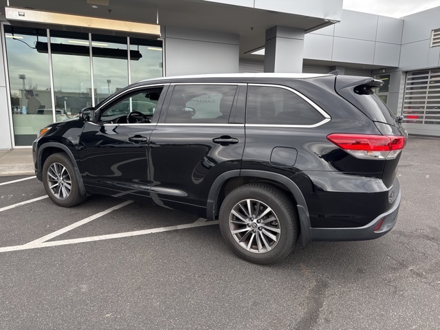 2017 Toyota Highlander XLE photo 3