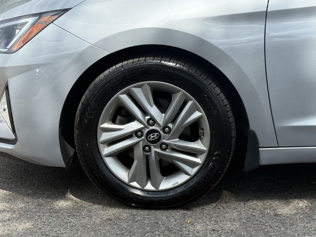 2020 Hyundai Elantra SEL photo 9