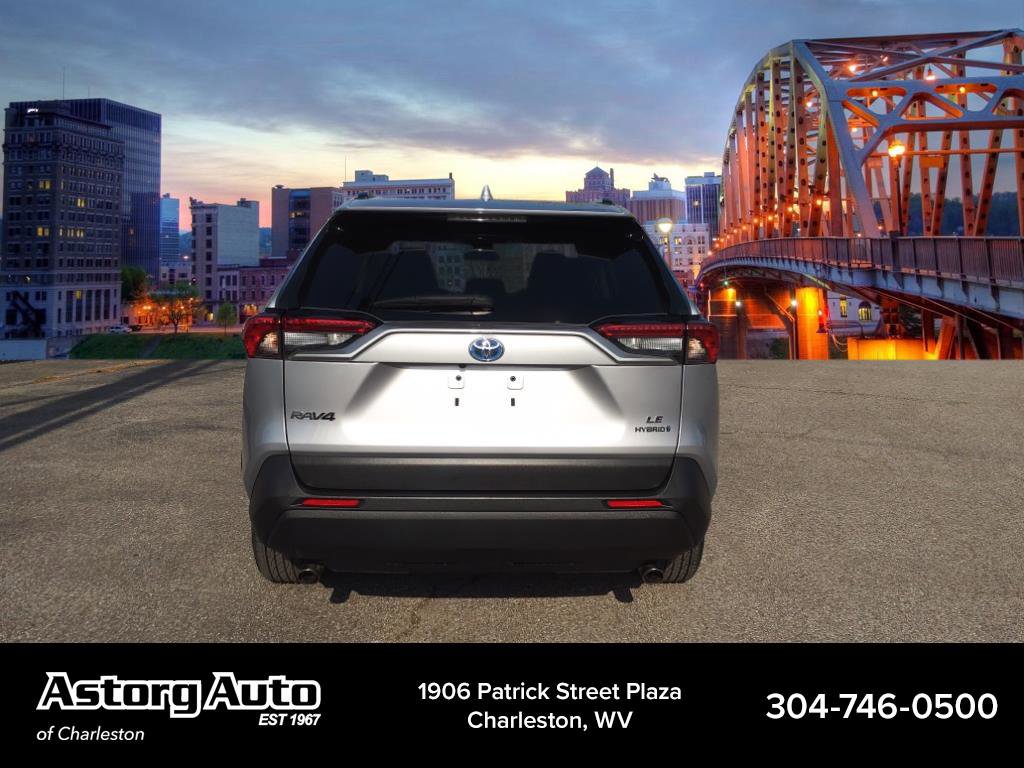 2022 Toyota RAV4 Hybrid LE photo 4