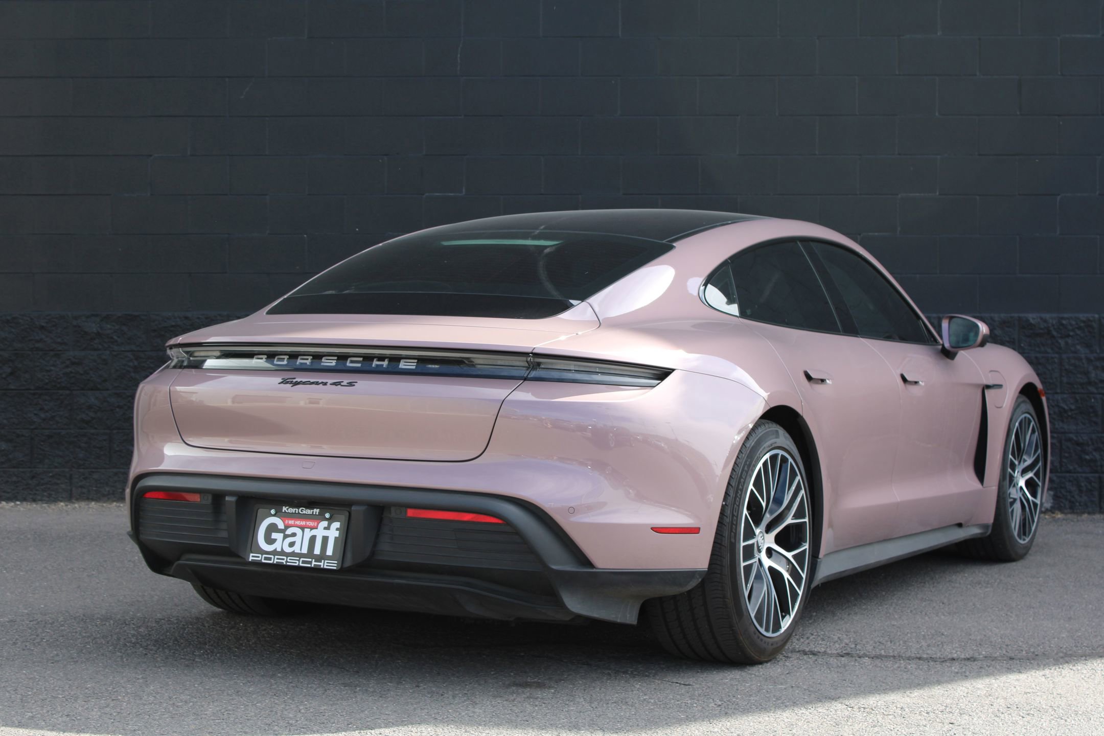 2023 Porsche Taycan 4S photo 9