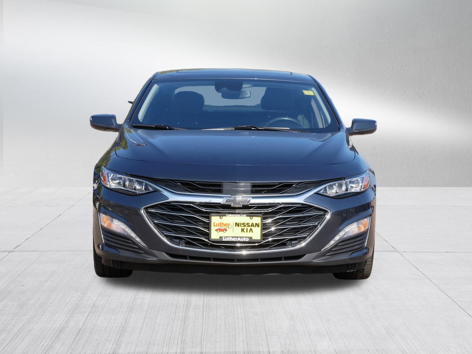 2019 Chevrolet Malibu Premier photo 2