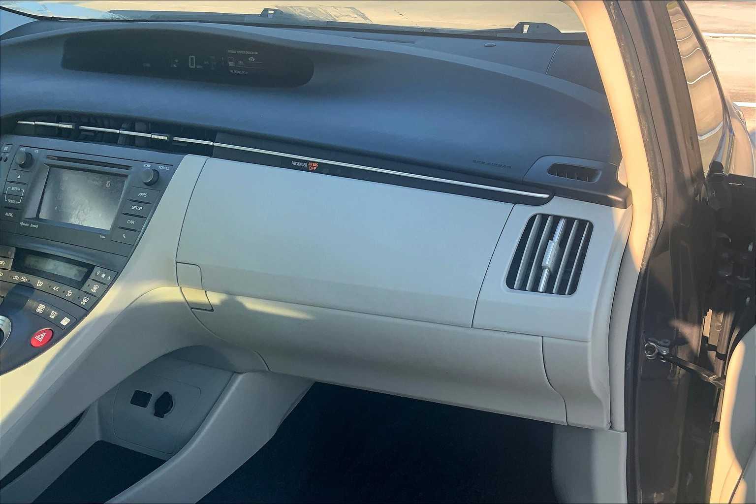 2012 Toyota Prius Two photo 17