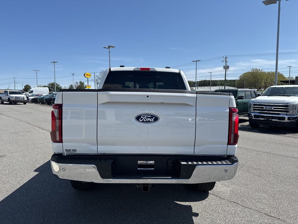 2025 Ford F-150 Lariat photo 4
