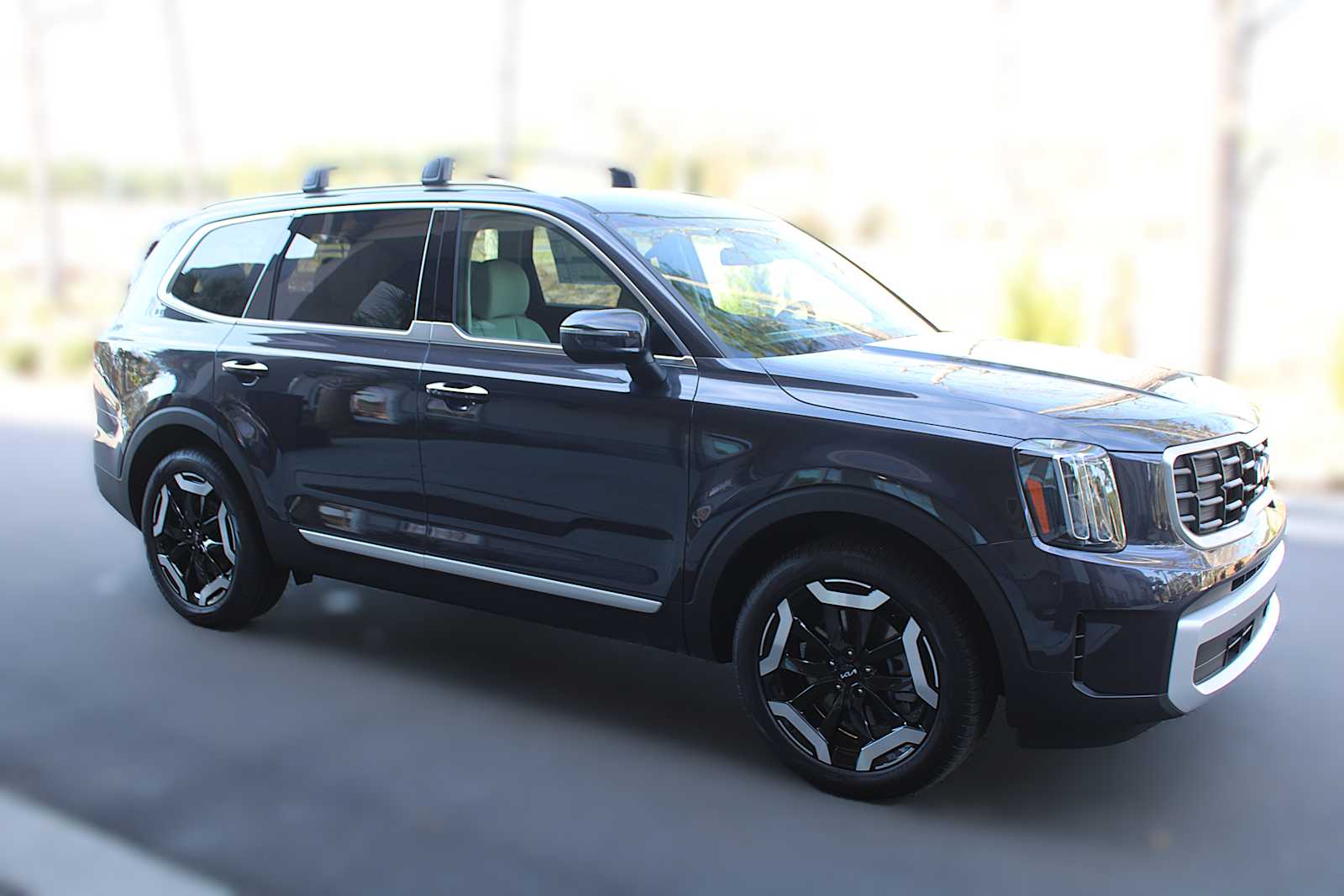2025 Kia Telluride S photo 3