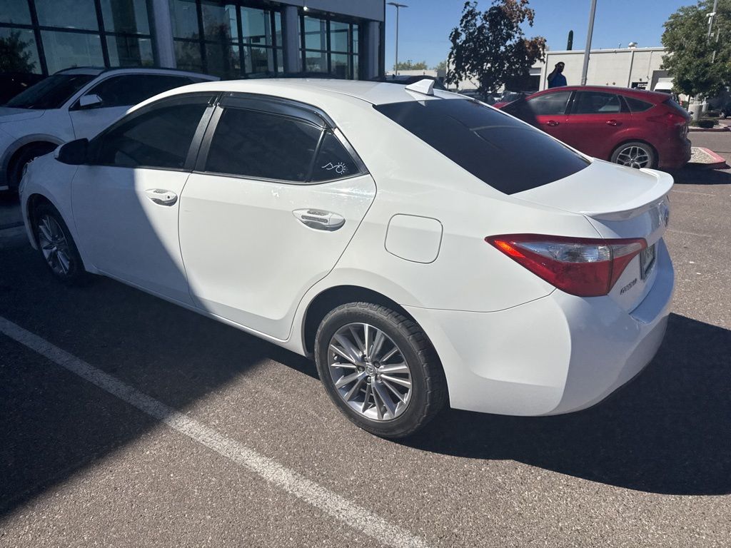 2015 Toyota Corolla LE photo 7