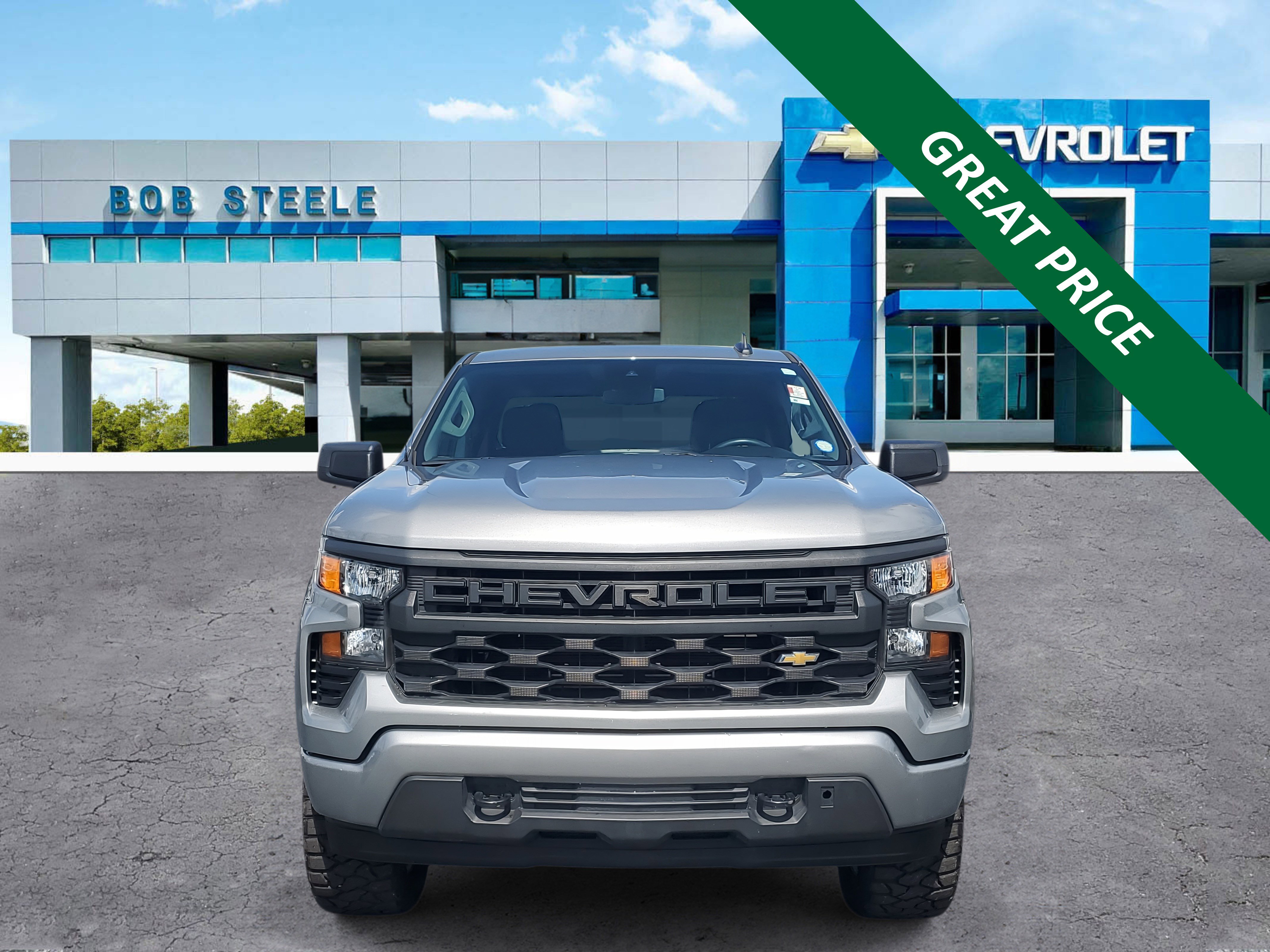 2024 Chevrolet Silverado 1500 Custom photo 2