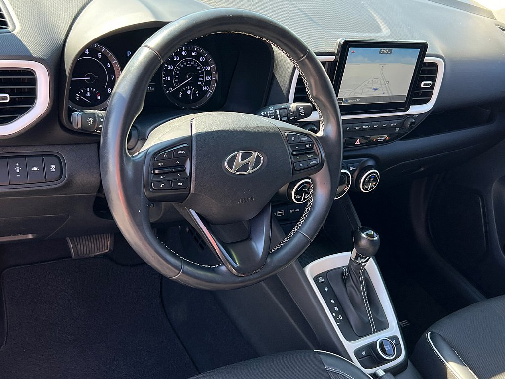 2022 Hyundai Venue SEL Limited photo 5