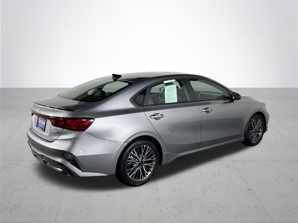 2024 Kia Forte GT-Line photo 6