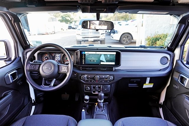 New 2026 Bright White Clear-Coat Exterior Paint Jeep Sport image 23