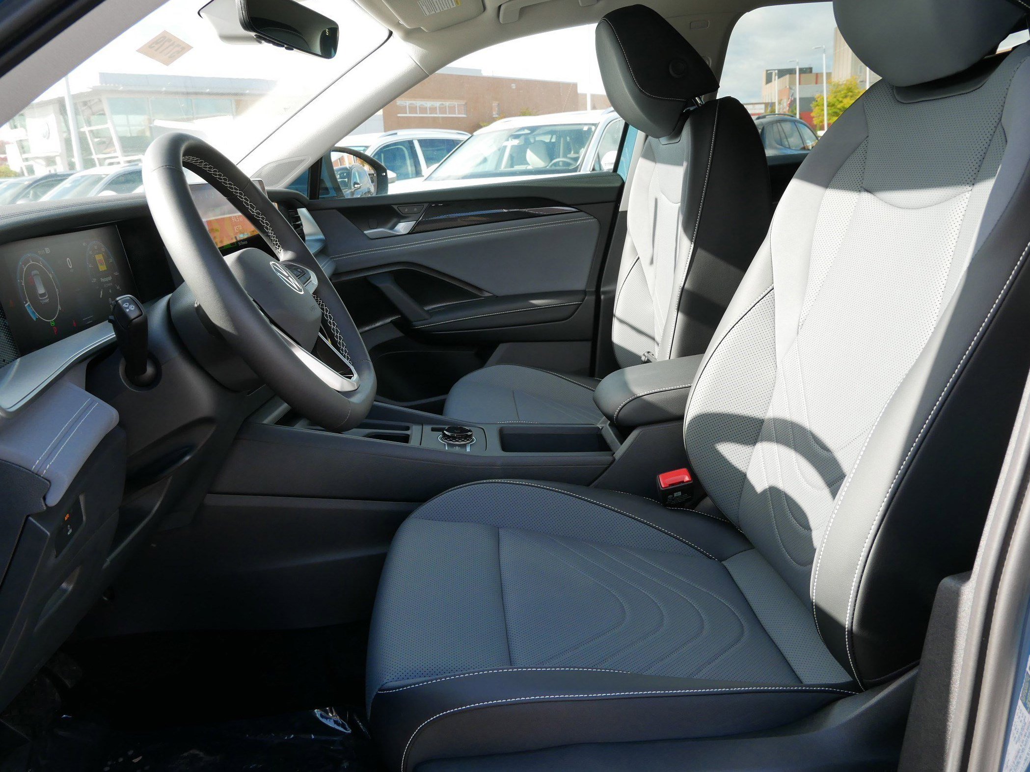 2025 Volkswagen Tiguan SE photo 3