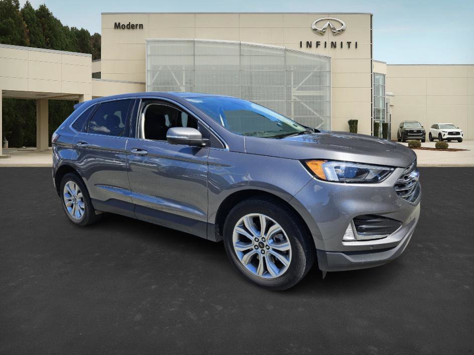 2024 Ford Edge Titanium photo 2