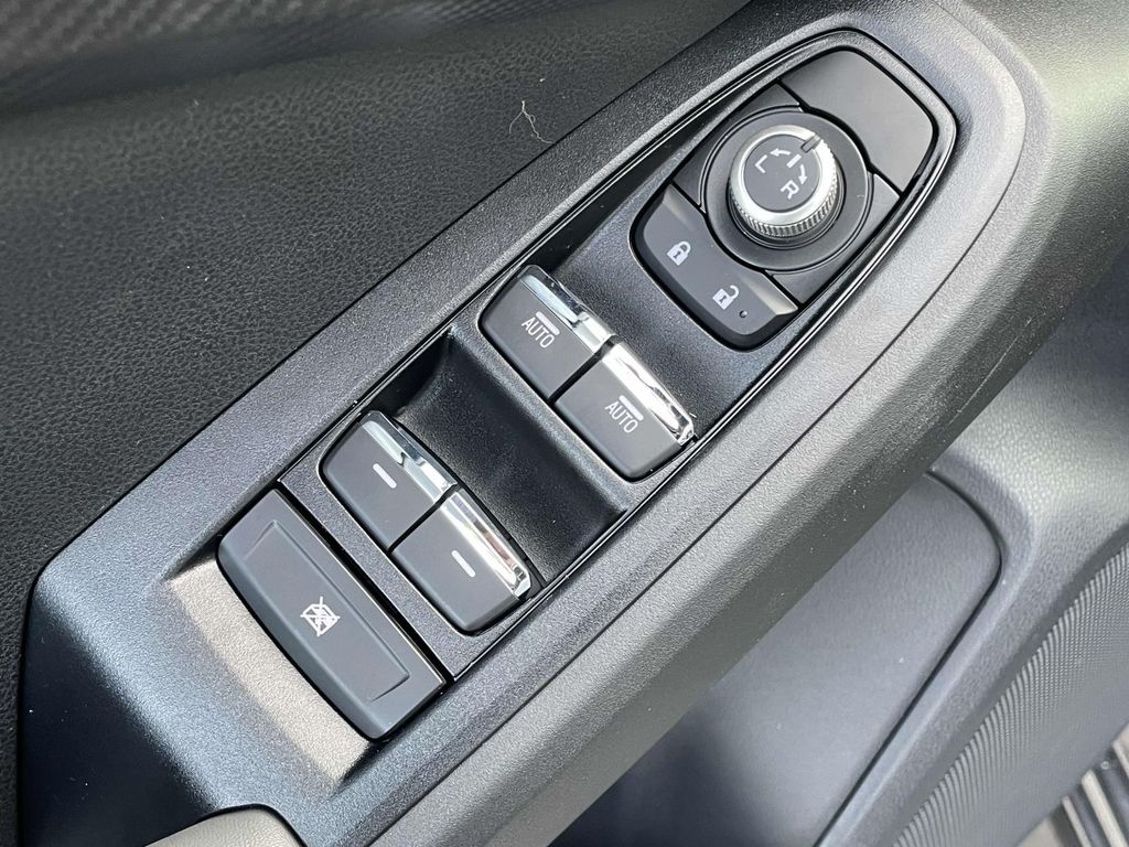 2025 Subaru Crosstrek Limited photo 4