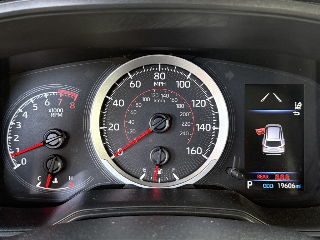 2022 Toyota Corolla Cross LE photo 18