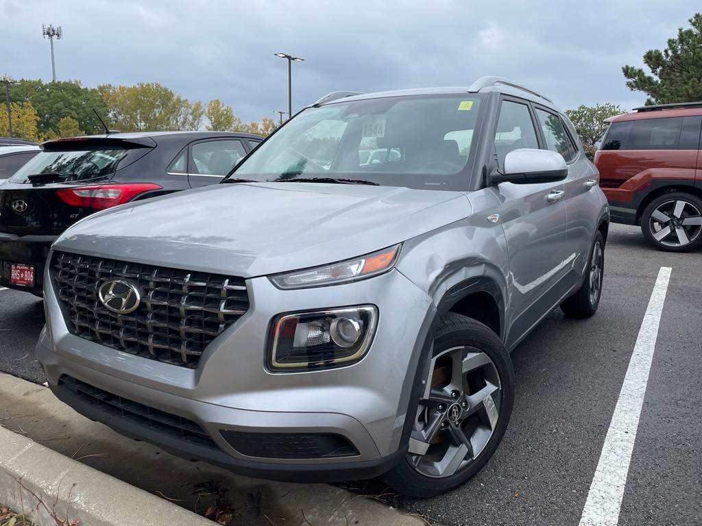 2025 Hyundai Venue SEL's photo