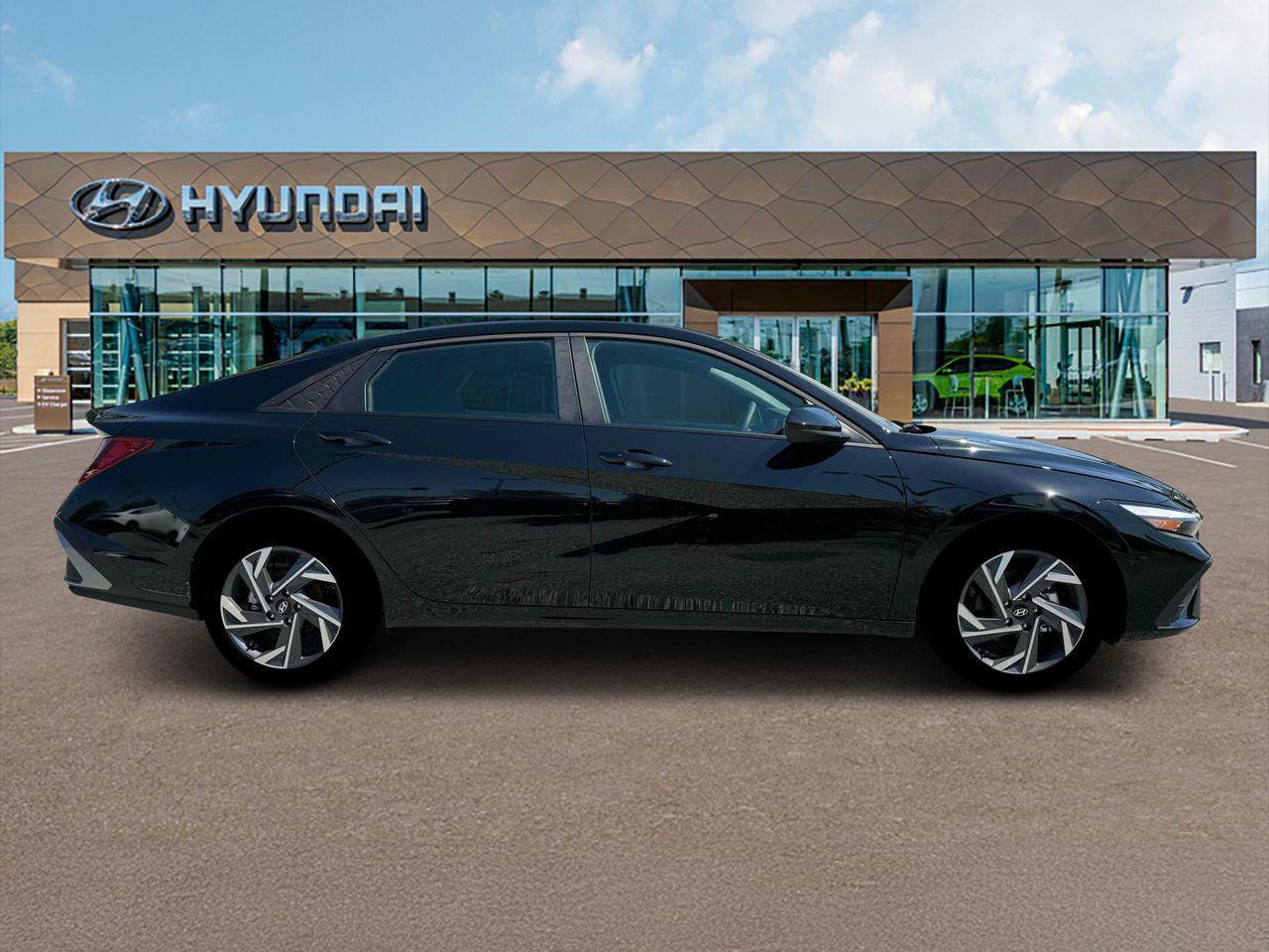 2025 Hyundai Elantra SEL Sport photo 7