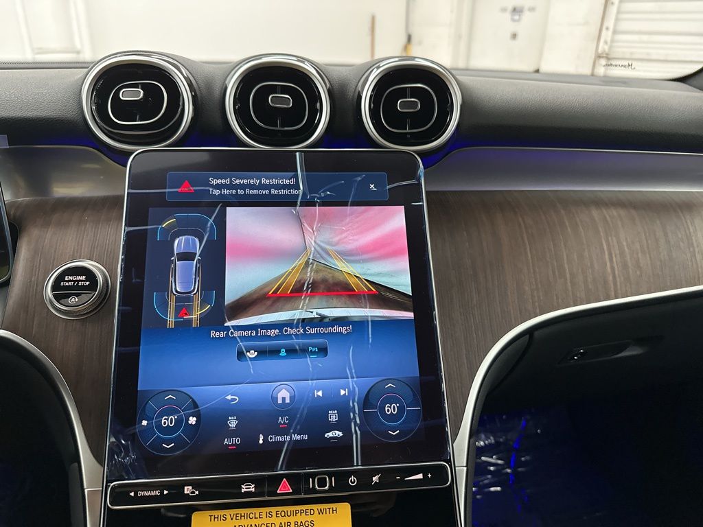 2025 Mercedes Benz GLC 300 photo 10