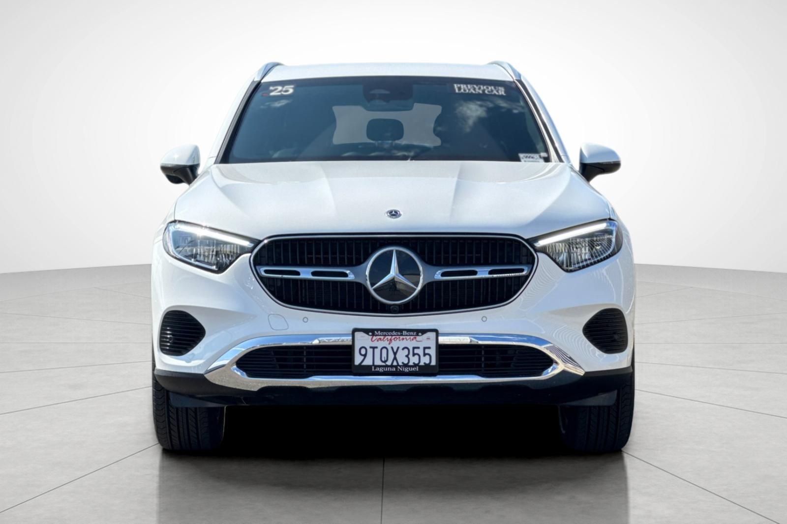 2025 Mercedes Benz GLC 300 photo 4