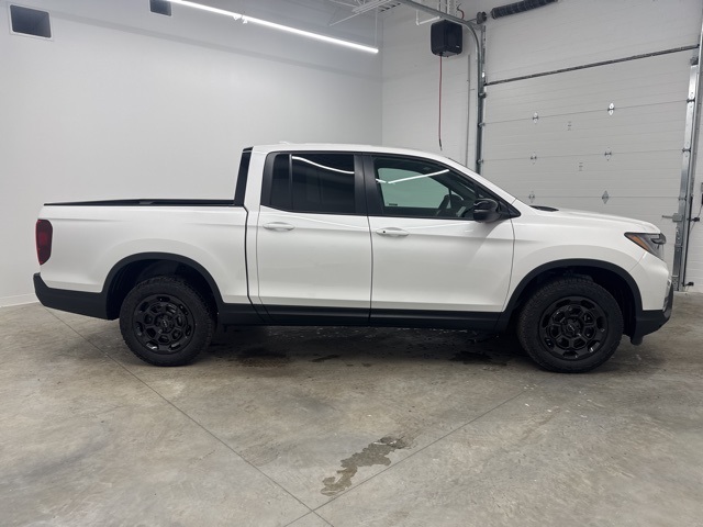 2025 Honda Ridgeline TrailSport photo 3