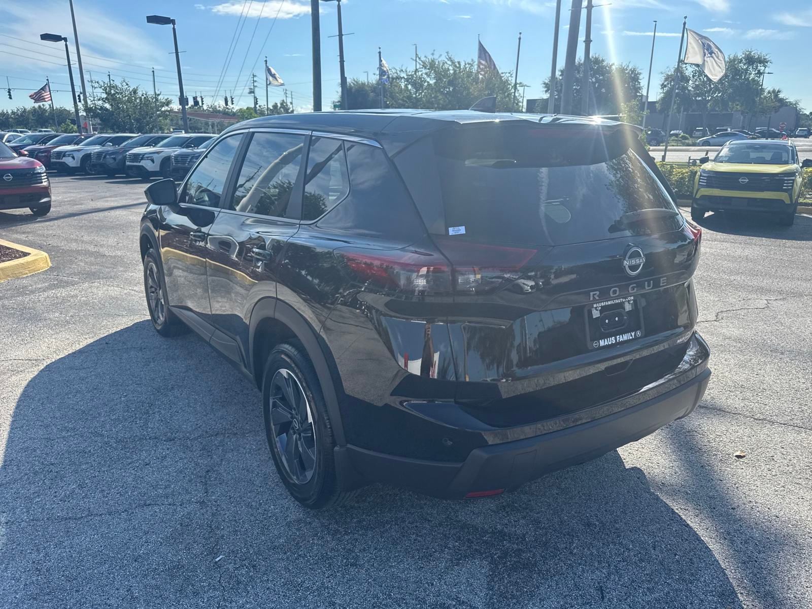 2026 Nissan Rogue SV photo 7