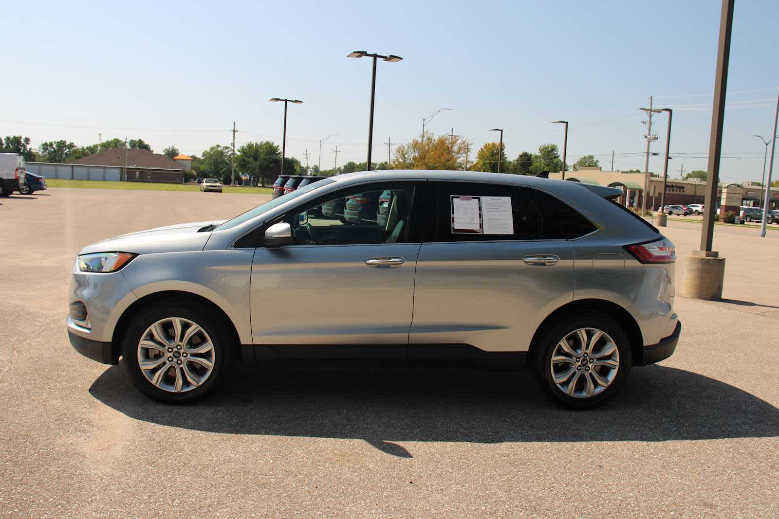 2022 Ford Edge Titanium photo 6