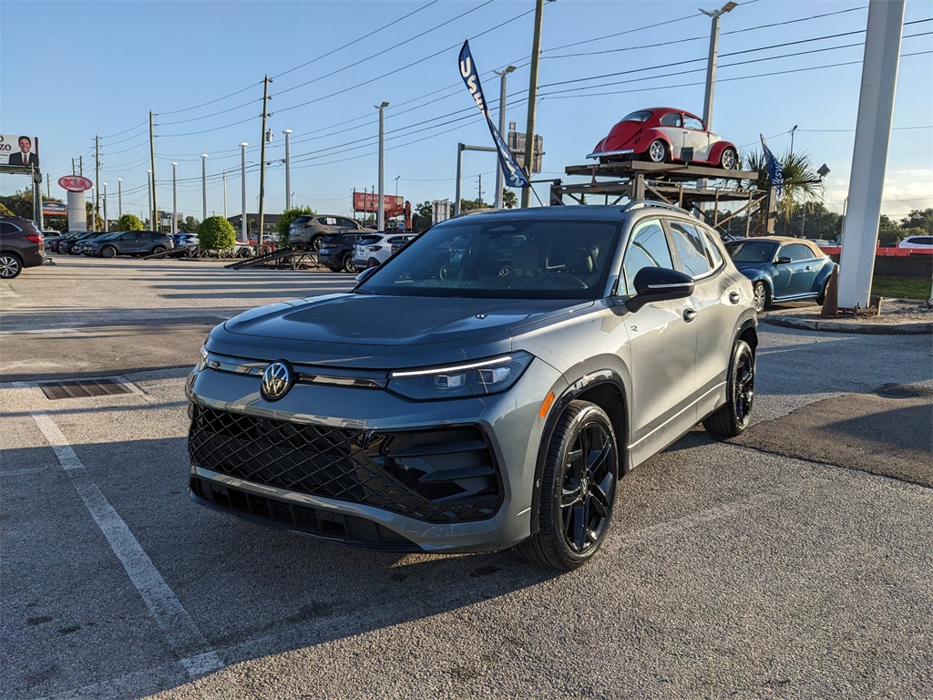 2025 Volkswagen Tiguan SE R-Line Black photo 2