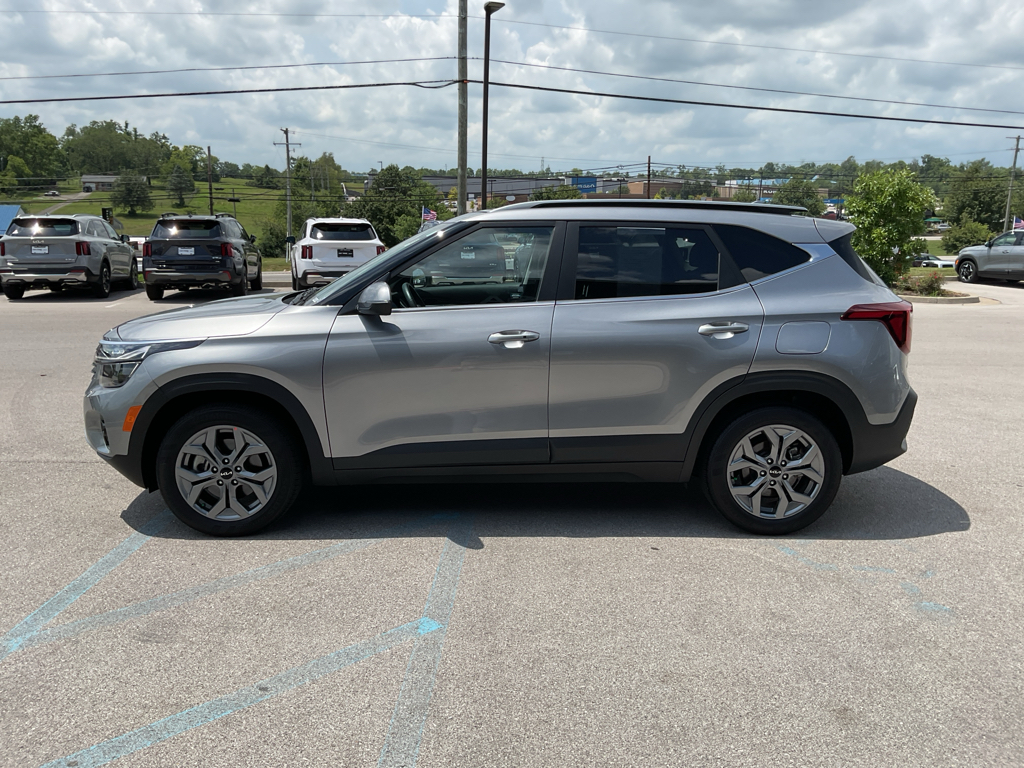 2024 Kia Seltos S photo 5