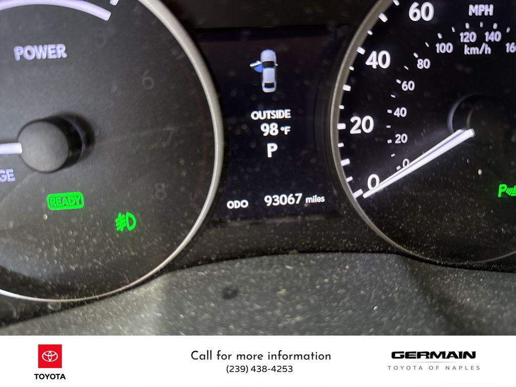 2015 Lexus ES 300h photo 17