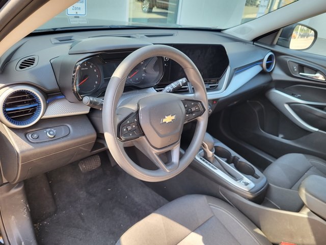 2025 Chevrolet Trax LS photo 6