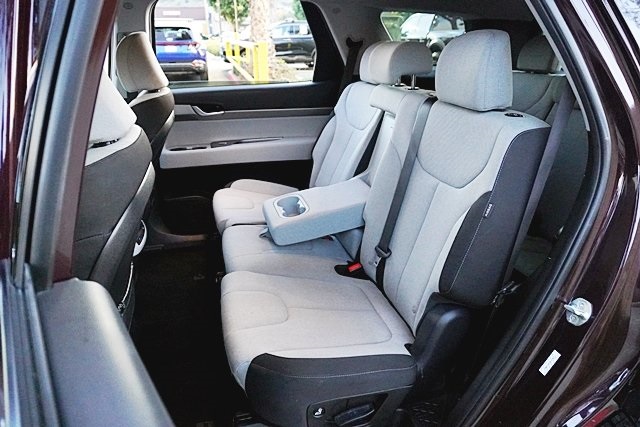 Used 2023 Red Hyundai SE image 15