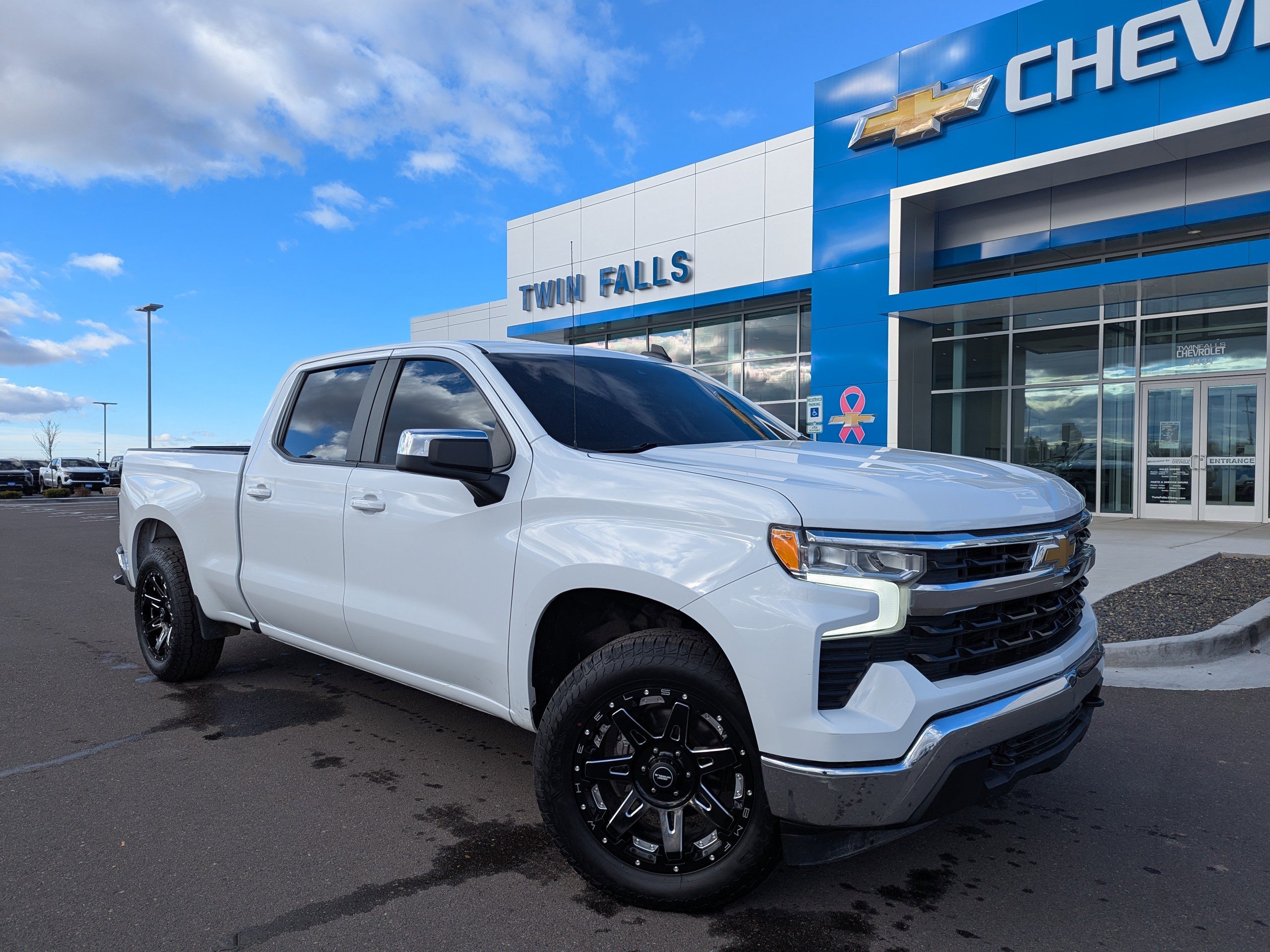 2023 Chevrolet Silverado 1500 LT's photo