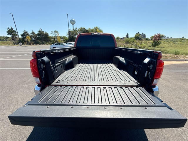 2017 Toyota Tacoma TRD Off-Road photo 19