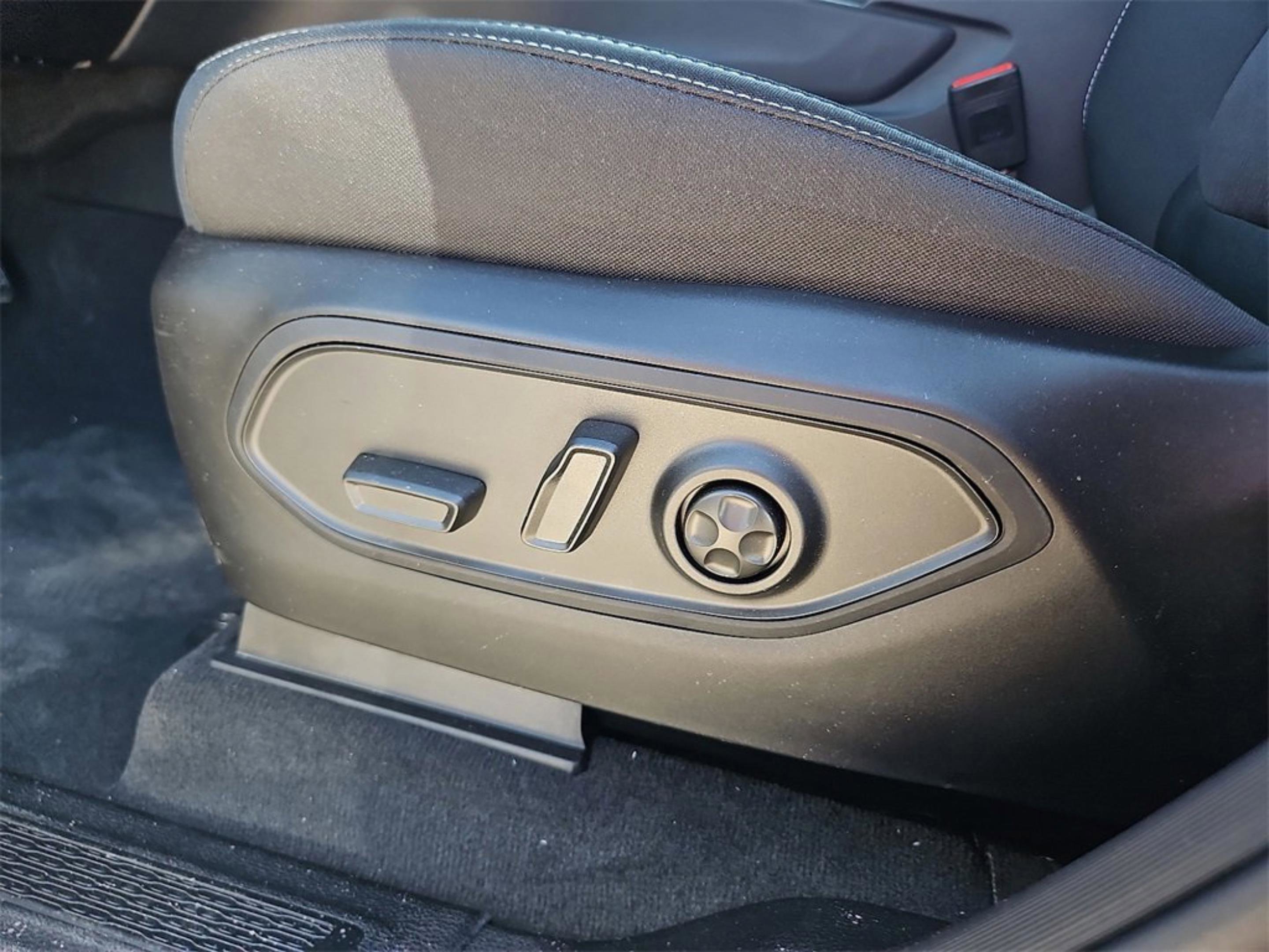 2025 Jeep Grand Cherokee Laredo X photo 14