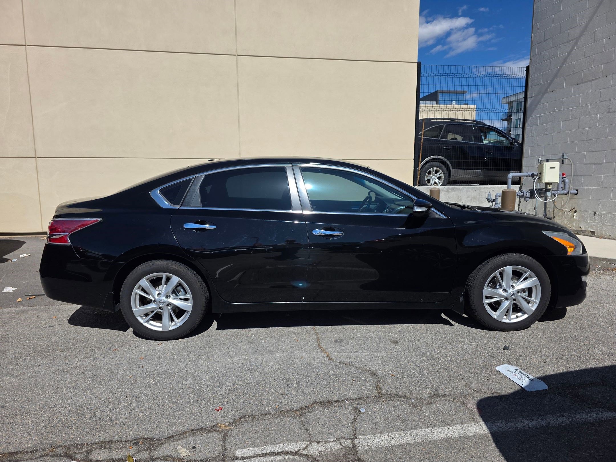 2015 Nissan Altima 2.5 SV photo 2