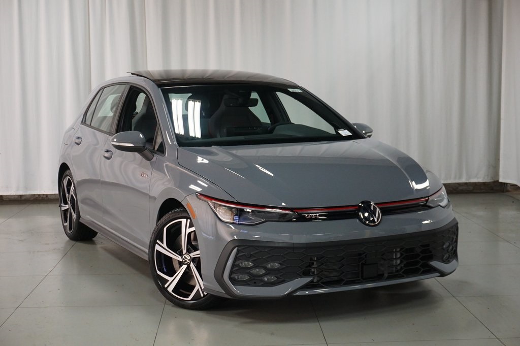 2025 Volkswagen Golf GTI SE photo 2