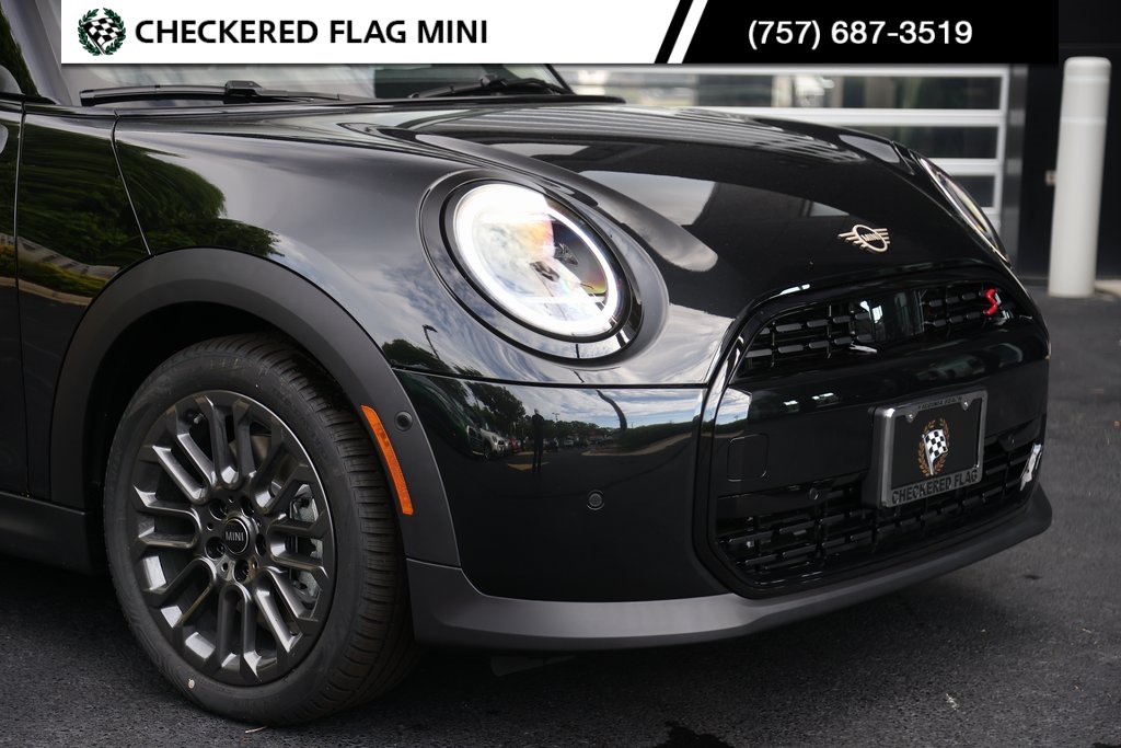 2025 Mini Cooper Hardtop S photo 2
