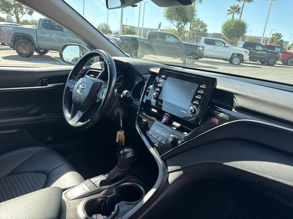 2022 Toyota Camry SE photo 22