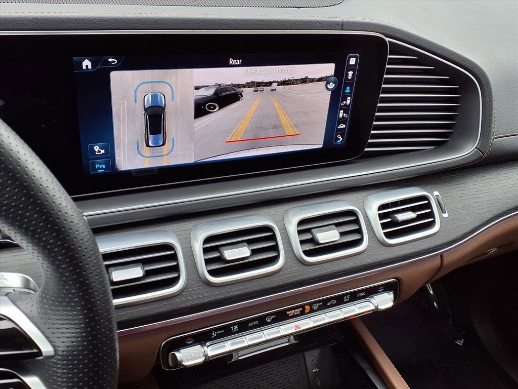 2024 Mercedes Benz GLS 450 4MATIC photo 3