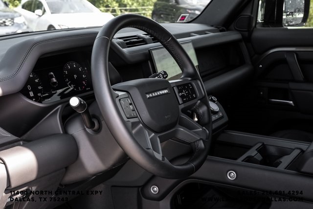 2025 Land Rover Defender 110 X-Dynamic SE photo 11